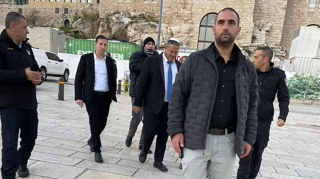 İsrail Ulusal Güvenlik Bakanı Ben-Gvir, Mescid-i Aksa'ya baskın düzenledi. 