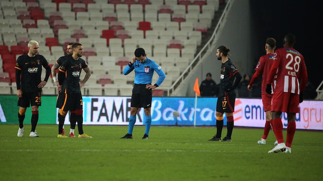 Sivasspor-Galatasaray karşılaşmasından bir kare