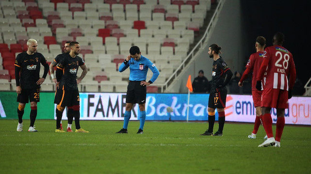 Sivasspor-Galatasaray karşılaşmasından bir kare