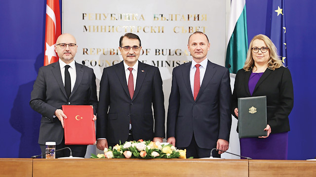 ​Türkiye ile Bulgaristan arasında yılda yaklaşık 1,5 milyar metreküpe kadar doğal gaz transferi sağlayacak iş birliği anlaşması imzalandı.