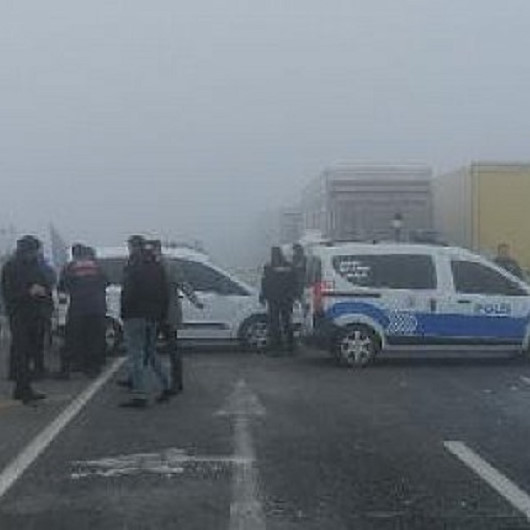 Askeri kamyonet yoğun sis nedeniyle TIR'a çarptı: Bir astsubay ve 2 asker şehit oldu