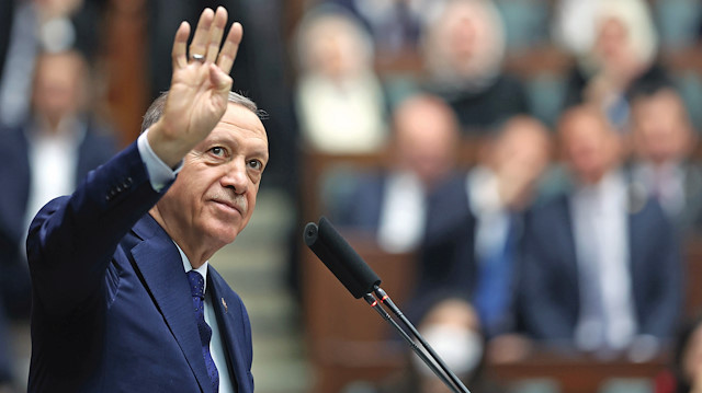 ​Cumhurbaşkanı Tayyip Erdoğan, AK Parti’nin TBMM Grup Toplantısı’nda memur ve emeklilere yeni müjdeyi verdi.