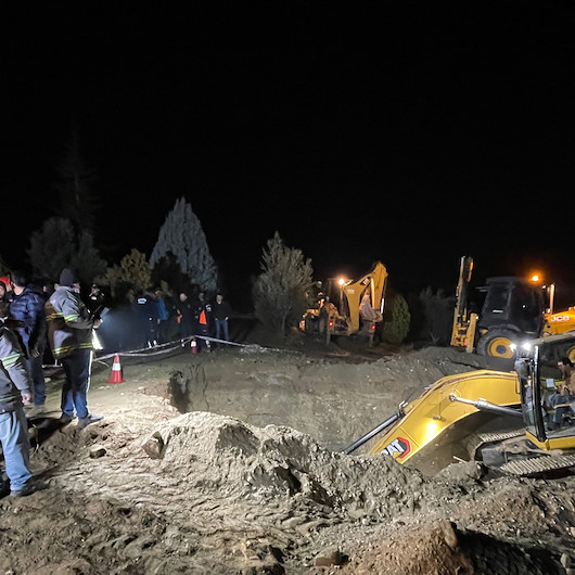 Manisa'da baba ve iki yaşındaki oğlu su kuyusuna düştü