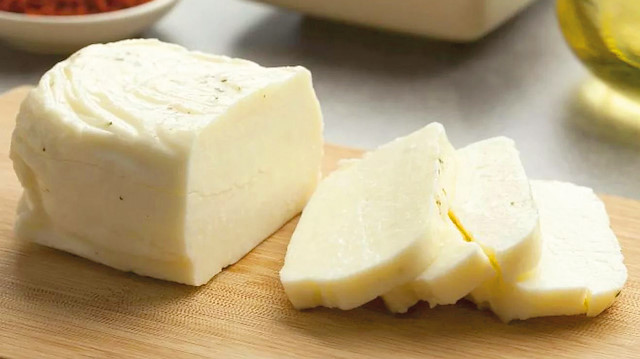 Lübnan’da KKTC’den peynir alan iş yerlerini dolaşan Rum yönetimi, peynirleri toplattı.