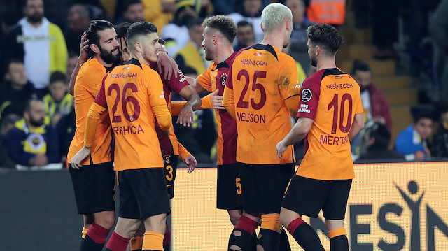 Galatasaraylı futbolcular.