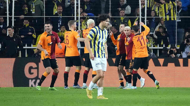 Galatasaraylı futbolcuların Kadıköy'deki gol sevinci