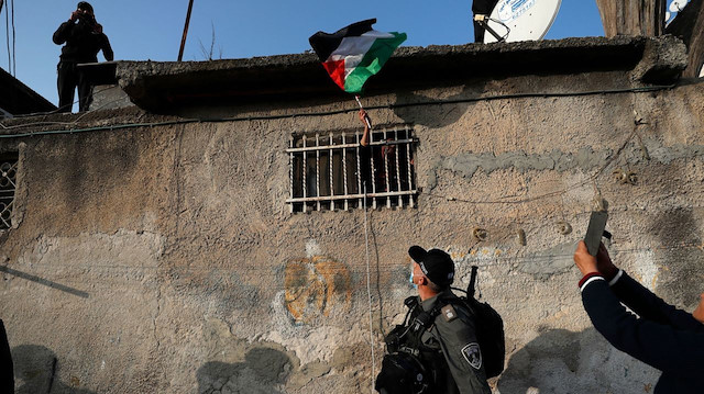 İsrail Güvenlik Bakanı, Filistin bayrağının halka açık yerlerde dalgalanmasını yasakladı