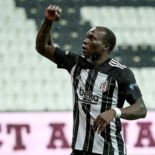 Weghorst dışarı Aboubakar içeri
