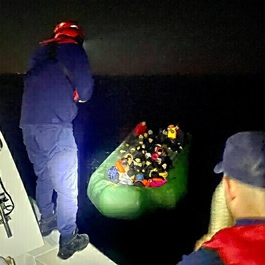 Kuşadası açıklarında 31 kaçak göçmen yakalandı
