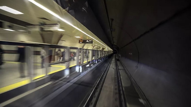 Dudullu-Bostancı metro hattında arıza meydana geldi.