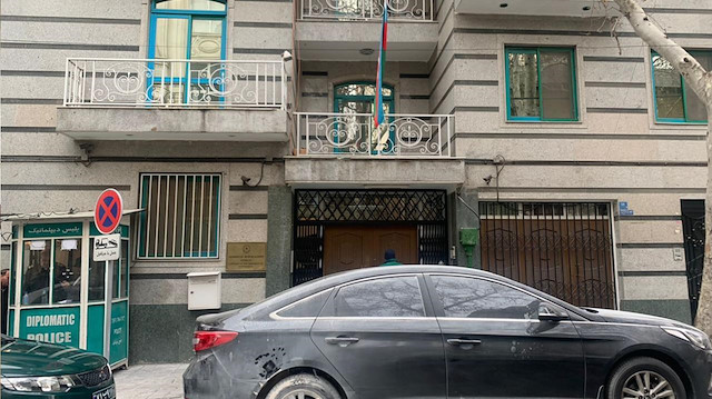 İran'da Azerbaycan Büyükelçiliği'ne silahlı saldırı