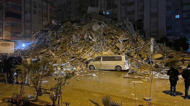 7.4'lük depremin yıktığı şehirlerde son durum