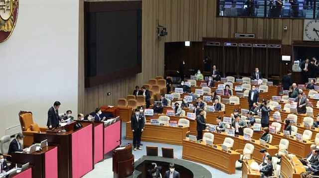 برلمان كوريا الجنوبية يمرر مقترحا بسحب الثقة من وزير الداخلية 