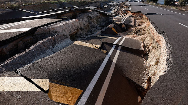 Kandilli tespit etti: Depremin 7-8 metreye varan kaymalar görüldü