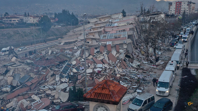Cumhurbaşkanı Yardımcısı Oktay: 131 şüphelinin depremde yıkılan binalarla ilgili sorumluluğu tespit edildi