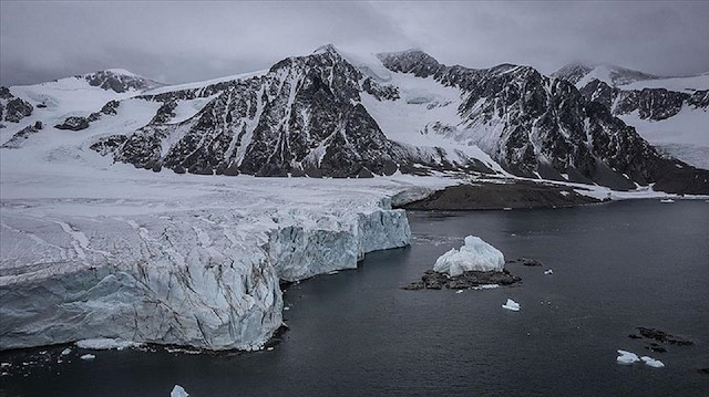 خبراء أتراك يجرون قياسات الأعماق في القطب الجنوبي