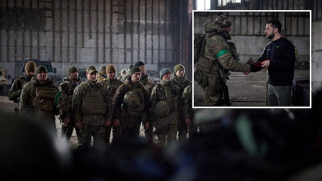 Ukrayna Devlet Başkanı Zelenskiy Bahmut yakınlarındaki cepheyi ziyaret etti