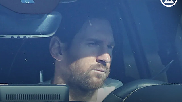 Messi'yi kırmızı ışık durduramadı