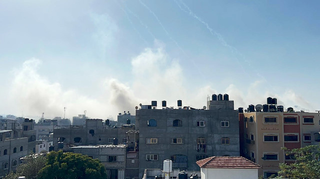 İsrail kampı bombaladı: En az 100 ölü