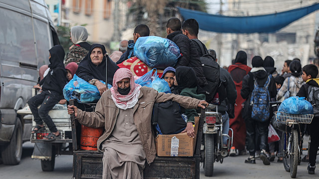 İsrail ordusu, sivilleri güneye göçe zorluyor