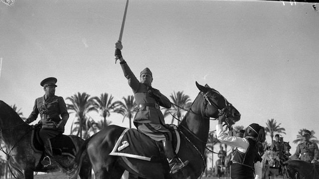 "İslâm'ın koruyucusu": Benito Mussolini