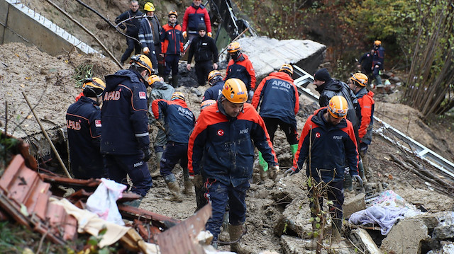 Zonguldak'ta heyelan: Göçük altında kalan 1 kişinin cansız bedenine ulaşıldı
