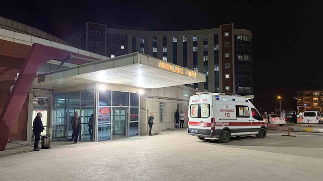 Ramazan topu elinde patlayan görevli ağır yaralandı