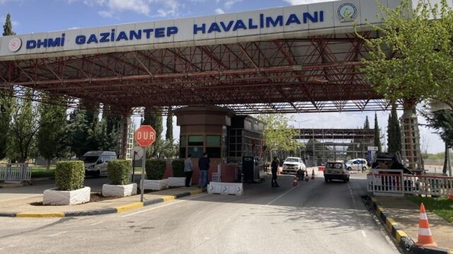 Havalimanında arbede: 1'i polis 2 yaralı