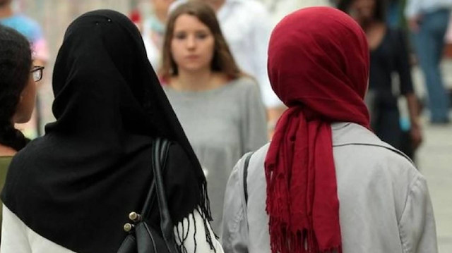 KKTC'de liselerde başörtüsü serbest bırakıldı