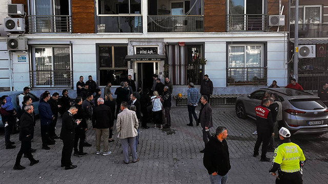 Evde çıkan yangında anne ve 2 çocuğu öldü: İtfaiye eri baba gözaltına alındı