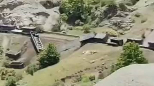 Elazığ’da zemin kaydı: Yük treni raydan çıktı