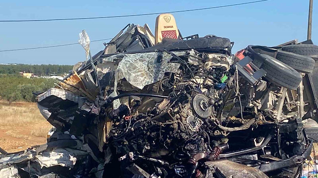 Antalya'da kan donduran kaza: İki tır çarpıştı; 1 ölü, 1 yaralı