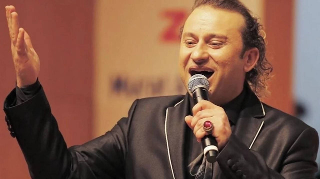 Ünlü sanatçıdan kötü haber: Onur Akay kalp krizi geçirdi... Kardeşinden duygusal açıklama