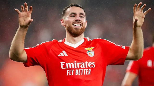 Orkun Kökçü'den ilk açıklama: Formayı giydi, Beşiktaş uçaktan paylaştı