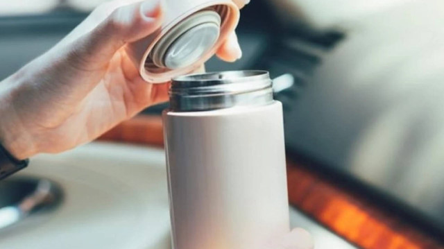 Su şişesi faciası: İki kişi kör oldu... Ünlü markanın 850 bin ürünü geri çağrılıyor