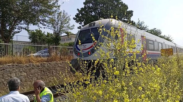 Geçmek istediği raylar sonu oldu: Yolcu treninin altında can verdi