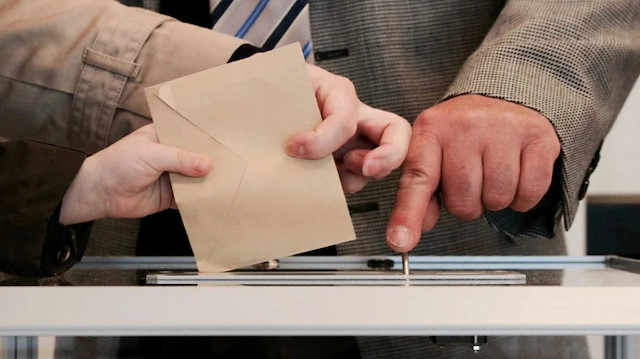 İngiltere'de oy kullanma yaşı düşüyor