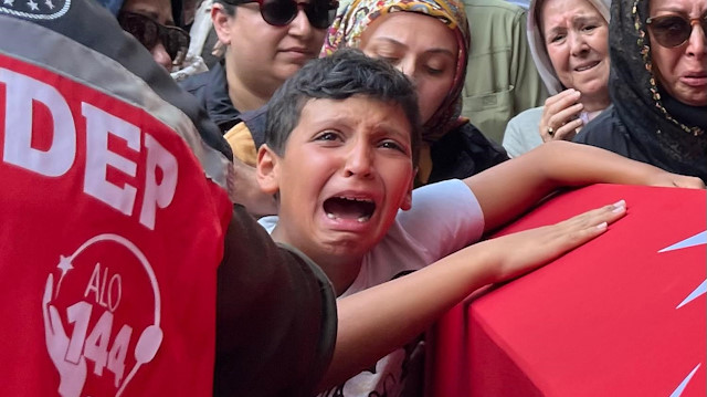 Şehidin töreninde duygulandıran anlar: Baba, ben sensiz ne yapacağım?