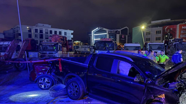 Bursa'da korkunç kaza: Otomobil ile hafif ticari araç çarpıştı... 2 kişi hayatını kaybetti