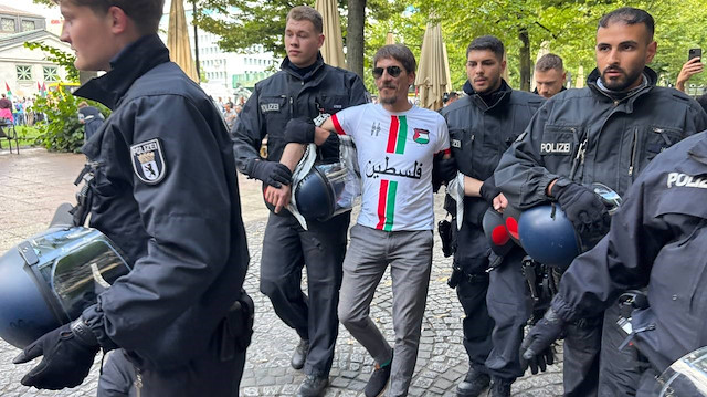 Almanya'da Gazze'ye destek eylemine sert müdahale: Çok sayıda gözaltı