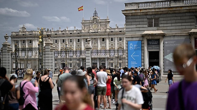 İspanya'dan skandal karar: Müslümanların dini bayramlarına kamu yasağı getirildi