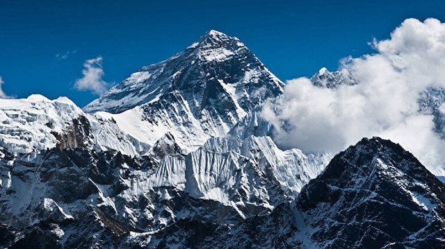 Everest Dağı'nda yıllar sonra bir ilk