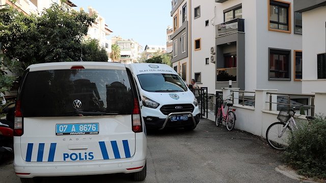 Emlakçıyı arayıp 'Arkadaşımı öldürdüm' dedi; eve giren polis cesetle karşılaştı