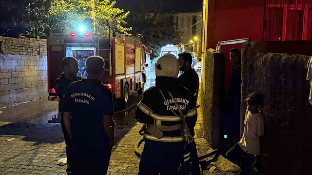 Diyarbakır'da bir evde patlama sonrası yangın çıktı: Biri ağır 4 yaralı