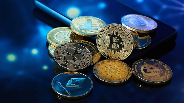 Kripto para piyasasında sert dalgalanma: Bitcoin gecede 7 bin dolar kaybetti