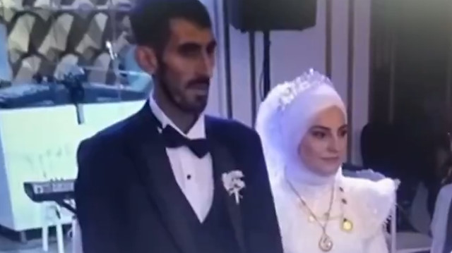 Şırnak'ta 2 gündür uyumayan bir damat, düğünde pasta kesimi sırasında bayıldı