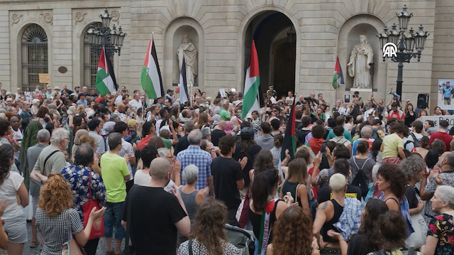 Barselona'da yüzlerce kişi Filistinli gazetecilerin öldürülmesini protesto etti