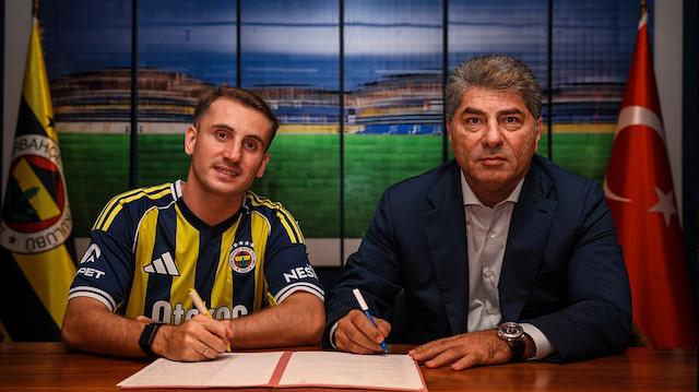 Kerem Aktürkoğlu'ndan dikkat çeken hamle: Çocukluk fotoğrafını paylaştı