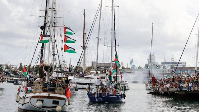 44 ülkenin destek verdiği Gazze filosuna saldırı! Tekneye dronla ateş açıldı... Ana gemi alev aldı