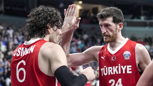 Cumhurbaşkanı Erdoğan, A Millî Erkek Basketbol Takımını kutladı